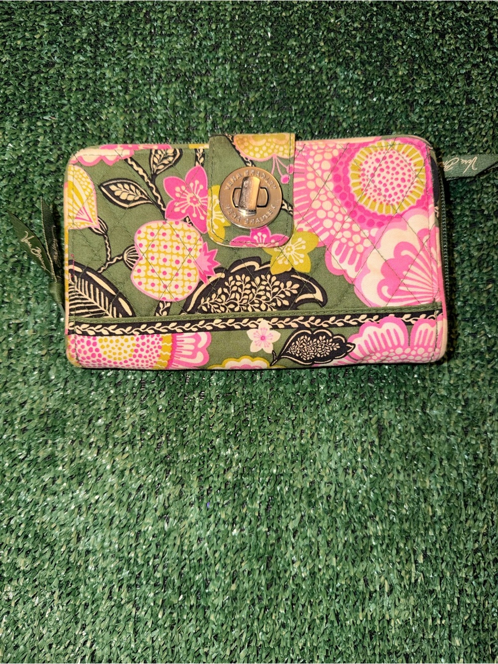 Vera Bradley Quilted Turnlock Wallet – Retired "Olivia Pink" Pattern